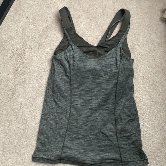 Lululemon camo top